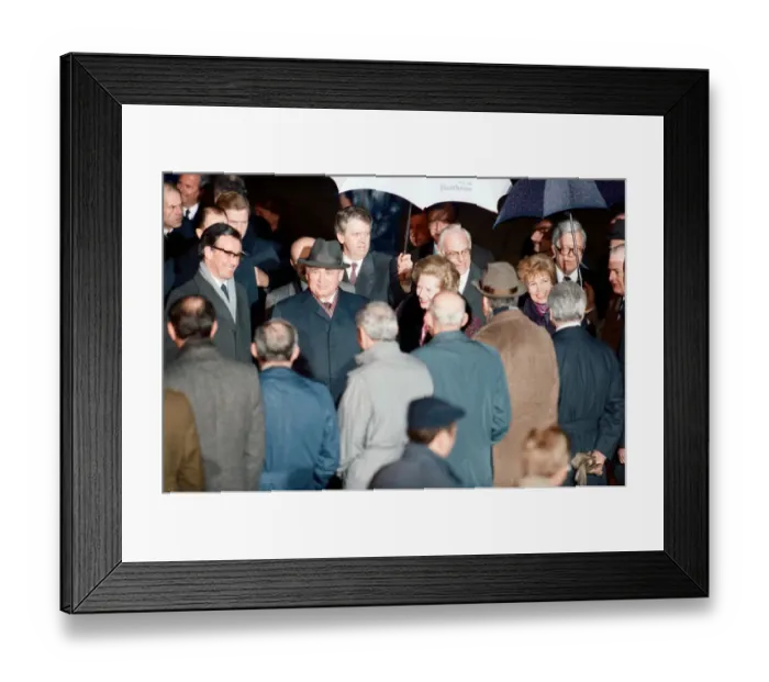 Framed Print : Margaret Thatcher meeting Mikhail Gorbachev, General Secretary of the Central Committee