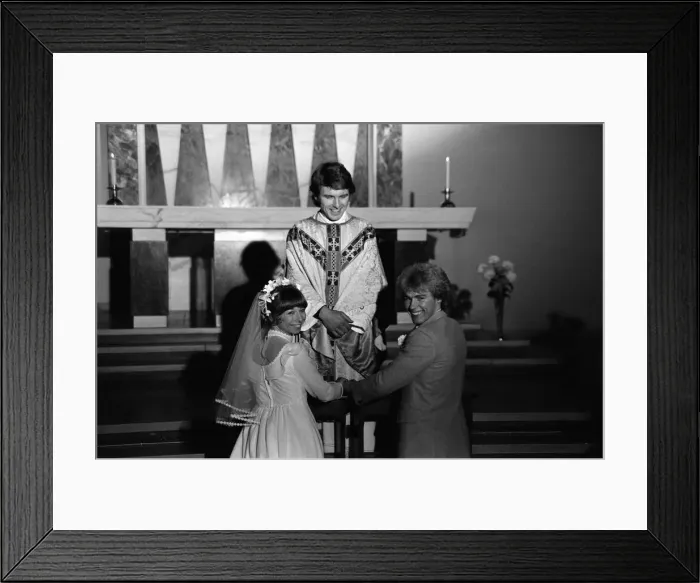 Framed Print : The wedding of Coronation Streets Brian Tilsley and Gail Potter Framed Print : The wedding of Coronation Streets Brian Tilsley and Gail Potter