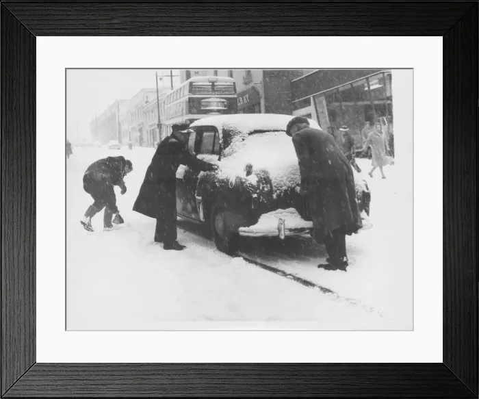 Framed Print : Snow scene - Torwood Street, Torquay 1962