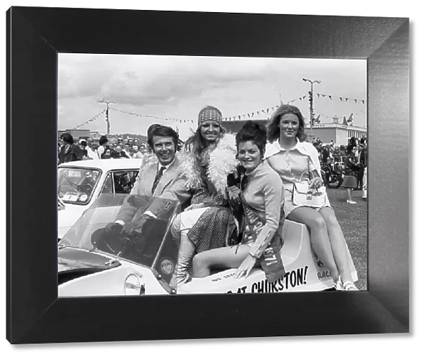 Torbay Carnival in 1971. TV personality Leslie Crowther is pictured with the carnival