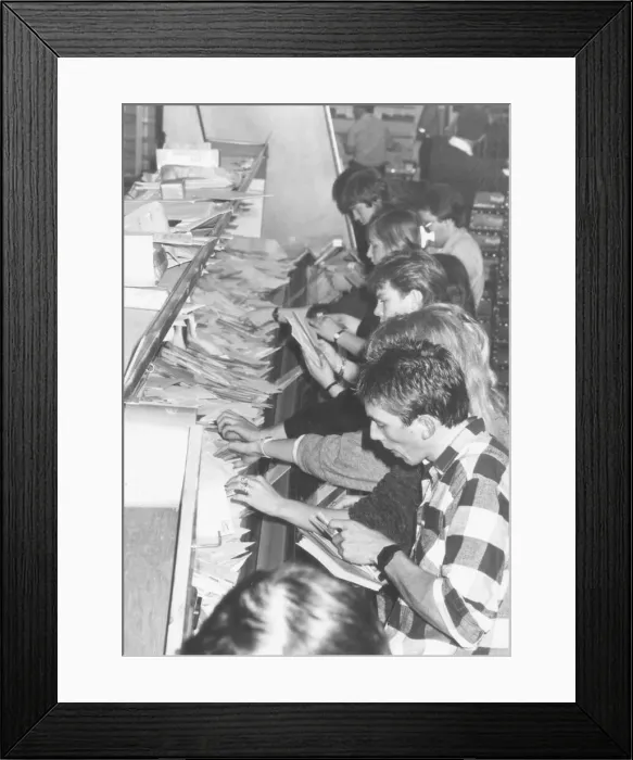 Framed Print : Christmas post panic at the Torquay sorting office in December 1985 Framed Print : Christmas post panic at the Torquay sorting office in December 1985