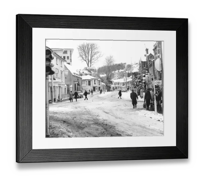 Framed Print : Snow scene in Brixham. December 1967 Framed Print : Snow scene in Brixham. December 1967