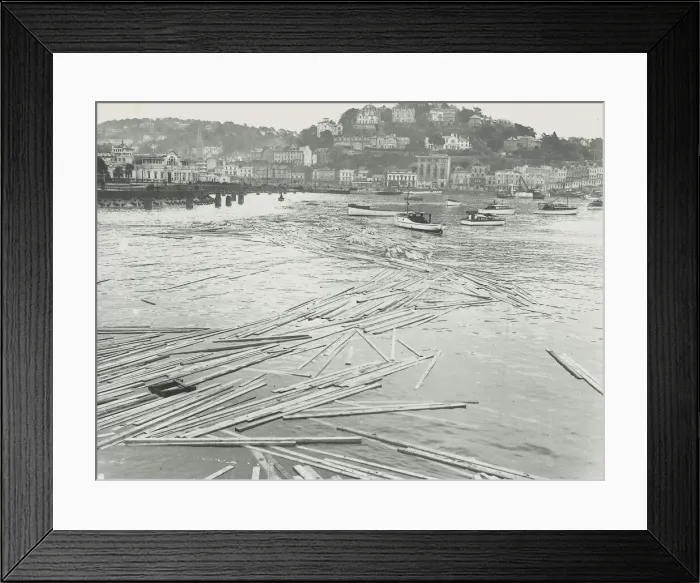 Framed Print : Torquay harbour on the morning of November 5, 1951. Eighty mph winds wreaked havoc Framed Print : Torquay harbour on the morning of November 5, 1951. Eighty mph winds wreaked havoc