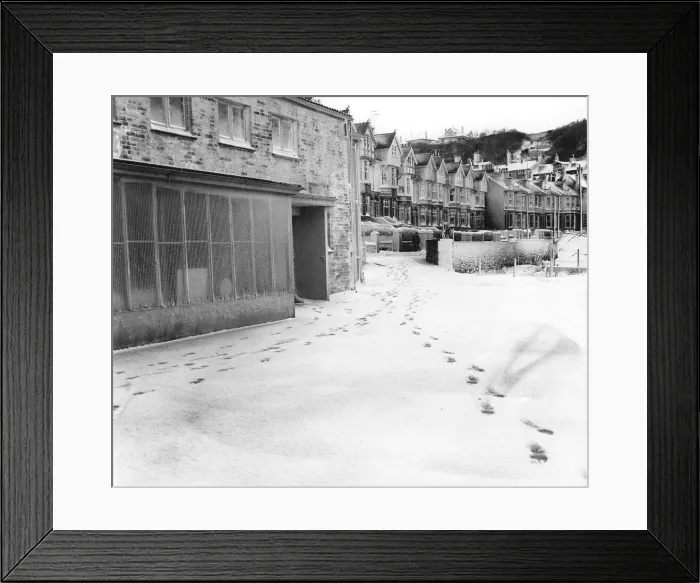 Framed Print : Snow scene in Brixham. December 1967 Framed Print : Snow scene in Brixham. December 1967