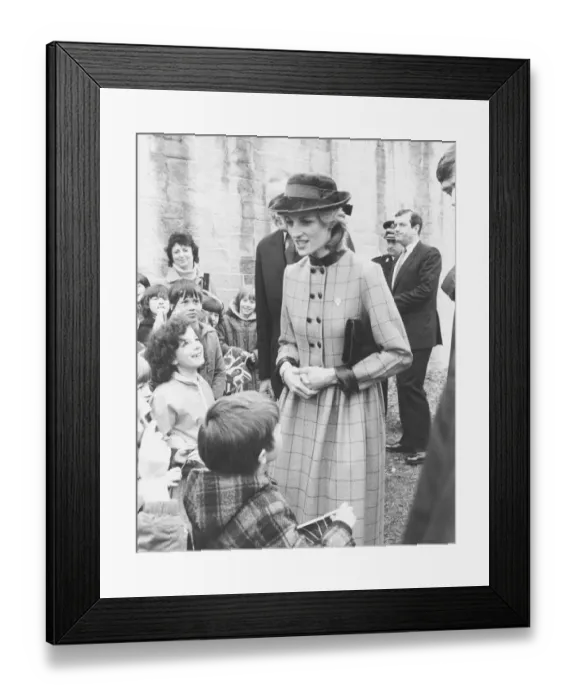 Framed Print : Children from Heathfield School greeting Princess Diana as she arrives at Heathfield Framed Print : Children from Heathfield School greeting Princess Diana as she arrives at Heathfield
