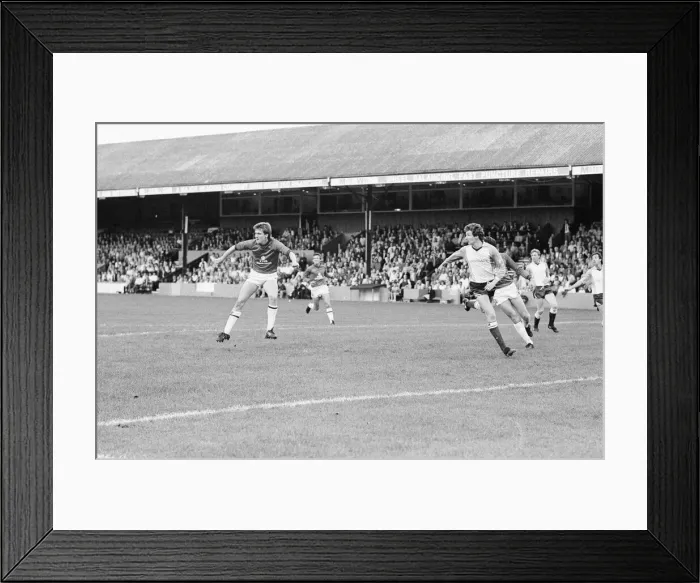 Framed Print : Reading 1-0 Bolton, league division three match at Elm Park, Saturday 5th October 1985 Framed Print : Reading 1-0 Bolton, league division three match at Elm Park, Saturday 5th October 1985