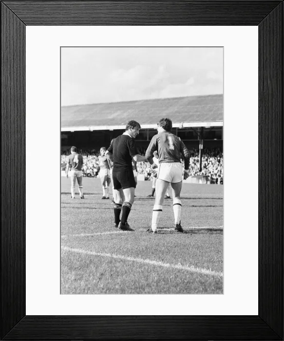 Framed Print : Reading 1-0 Bolton, league division three match at Elm Park, Saturday 5th October 1985 Framed Print : Reading 1-0 Bolton, league division three match at Elm Park, Saturday 5th October 1985
