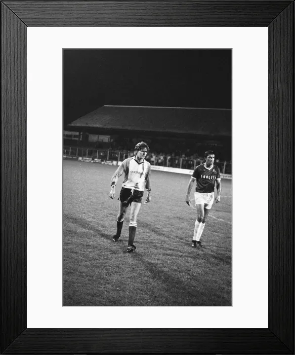 Framed Print : Reading 4-2 Chesterfield, Division Three match at Elm Park, Wednesday 2nd October 1985 Framed Print : Reading 4-2 Chesterfield, Division Three match at Elm Park, Wednesday 2nd October 1985