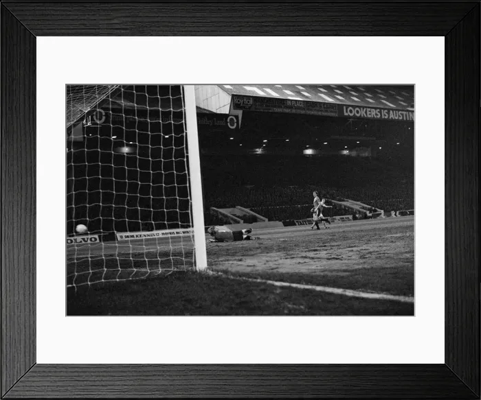 Framed Print : Manchester City v Manchester United, final score 4-0 to Manchester City Framed Print : Manchester City v Manchester United, final score 4-0 to Manchester City