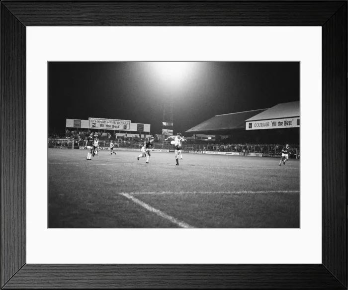 Framed Print : Reading 4-2 Chesterfield, Division Three match at Elm Park, Wednesday 2nd October 1985 Framed Print : Reading 4-2 Chesterfield, Division Three match at Elm Park, Wednesday 2nd October 1985