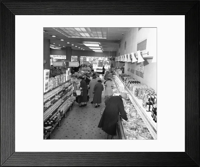 Framed Print : House wives seen here at the Bexley Heath Co-Op supermarket doing the weekly