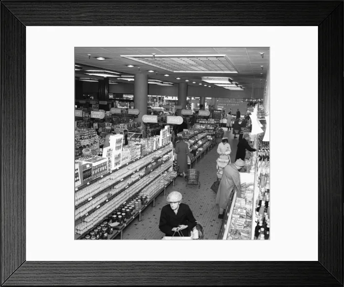 Framed Print : House wives seen here at the Bexley Heath Co-Op supermarket doing the weekly
