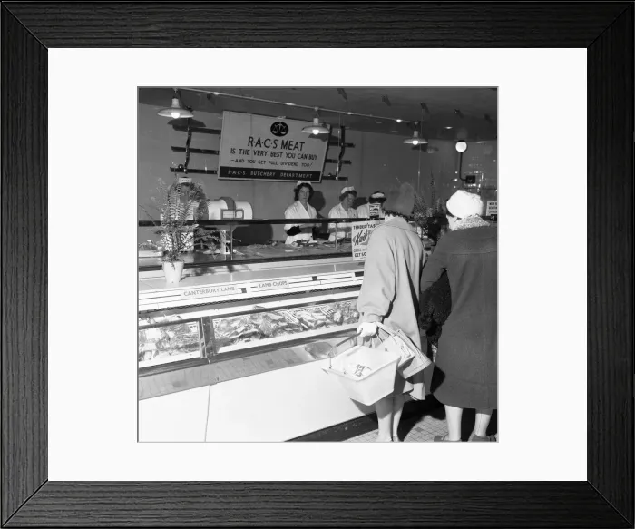 Framed Print : House wives seen here at the Bexley Heath Co-Op supermarket doing the weekly