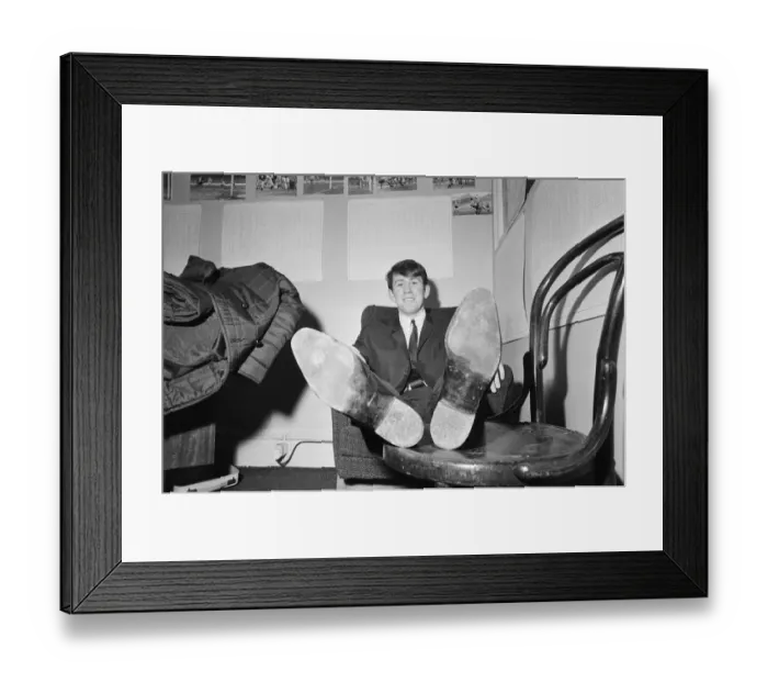 Framed Print : Howard Kendall, aged 20, has just signed for Everton Football Club for 5 Framed Print : Howard Kendall, aged 20, has just signed for Everton Football Club for 5