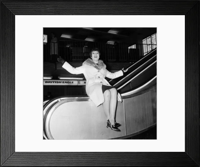 Framed Print : Kiki Dee, (real name Pauline Matthews) singer and songwriter from Bradford, England Framed Print : Kiki Dee, (real name Pauline Matthews) singer and songwriter from Bradford, England