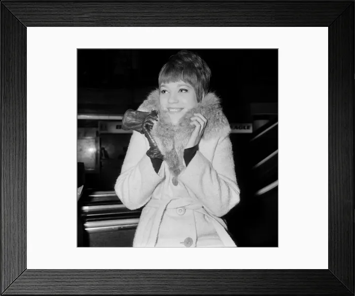 Framed Print : Kiki Dee, (real name Pauline Matthews) singer and songwriter from Bradford, England Framed Print : Kiki Dee, (real name Pauline Matthews) singer and songwriter from Bradford, England