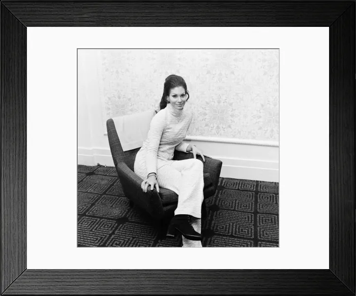 Framed Print : Jennifer Hosten, Miss World 1970, pictured in Newcastle, 10th January 1970 Framed Print : Jennifer Hosten, Miss World 1970, pictured in Newcastle, 10th January 1970