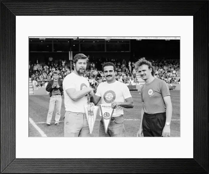 Framed Print : Reading 1-0 Bolton, league division three match at Elm Park, Saturday 5th October 1985 Framed Print : Reading 1-0 Bolton, league division three match at Elm Park, Saturday 5th October 1985