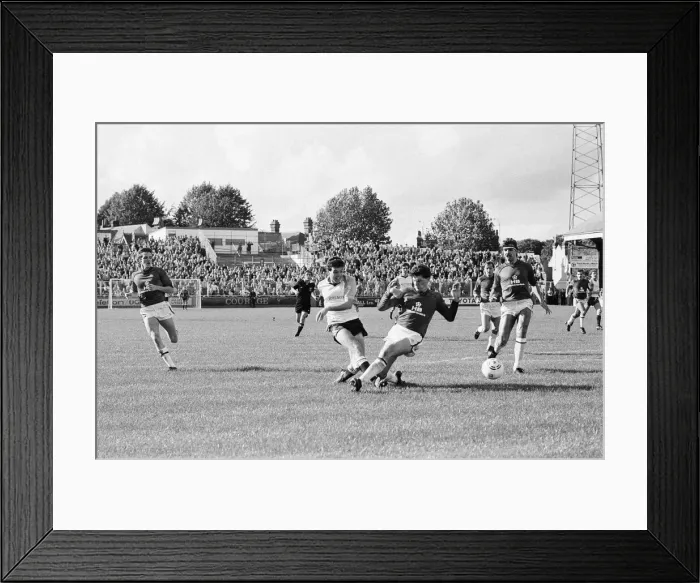 Framed Print : Reading 1-0 Bolton, league division three match at Elm Park, Saturday 5th October 1985