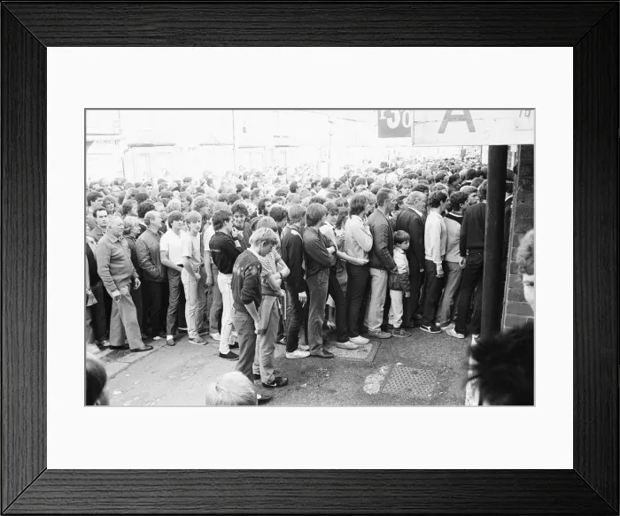 Framed Print : Reading 1-0 Bolton, league division three match at Elm Park, Saturday 5th October 1985