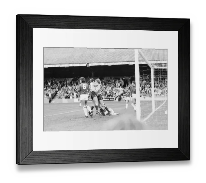 Framed Print : Reading 1-0 Bolton, league division three match at Elm Park, Saturday 5th October 1985