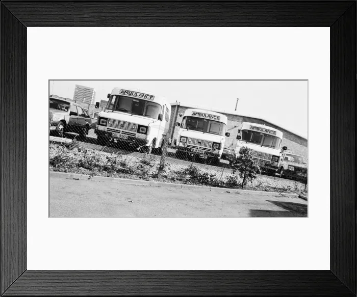 Framed Print : Reading 1-0 Bolton, league division three match at Elm Park, Saturday 5th October 1985 Framed Print : Reading 1-0 Bolton, league division three match at Elm Park, Saturday 5th October 1985