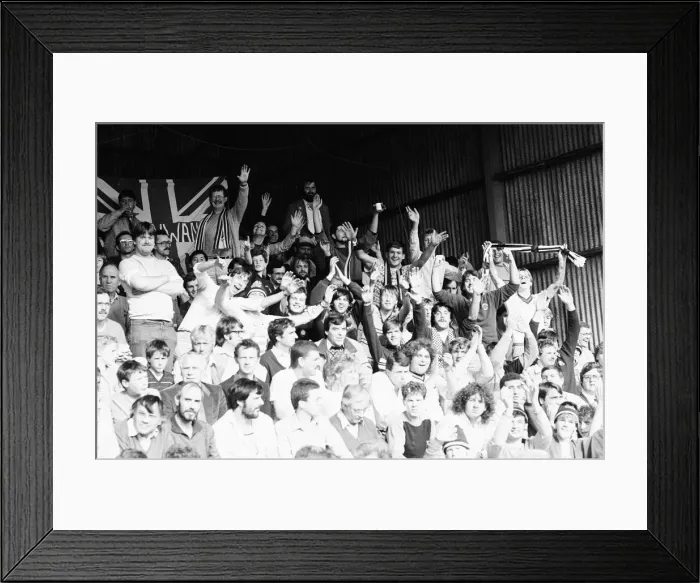 Framed Print : Reading 1-0 Bolton, league division three match at Elm Park, Saturday 5th October 1985 Framed Print : Reading 1-0 Bolton, league division three match at Elm Park, Saturday 5th October 1985