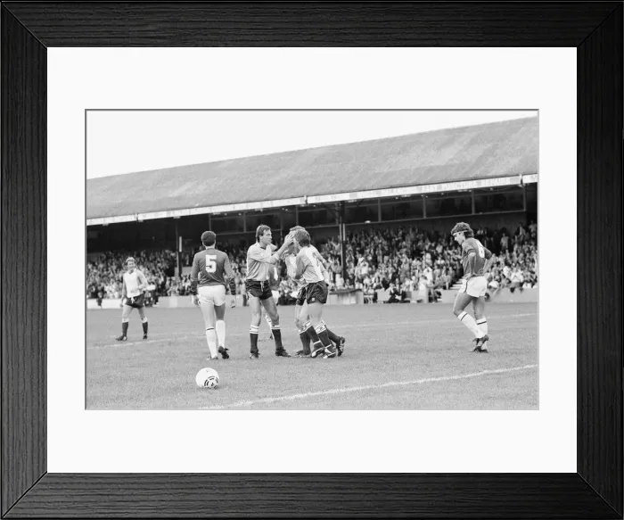 Framed Print : Reading 1-0 Bolton, league division three match at Elm Park, Saturday 5th October 1985 Framed Print : Reading 1-0 Bolton, league division three match at Elm Park, Saturday 5th October 1985