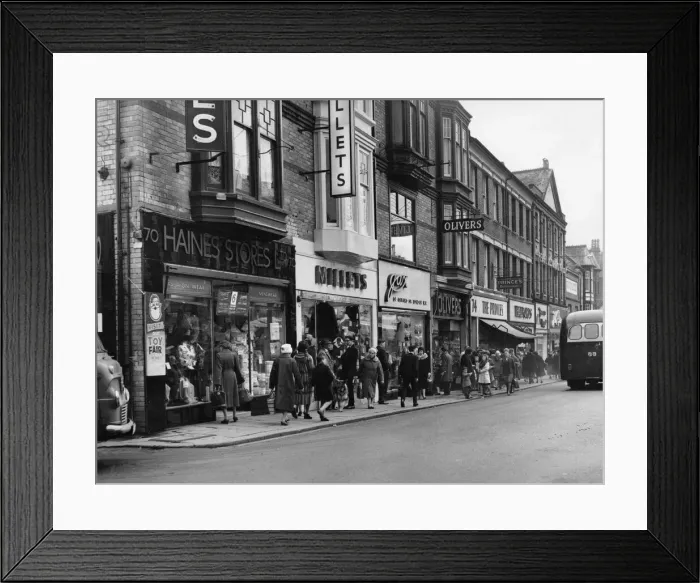 Framed Print : Taff Street, the main shopping street, Pontypridd. 27th April 1967 Framed Print : Taff Street, the main shopping street, Pontypridd. 27th April 1967
