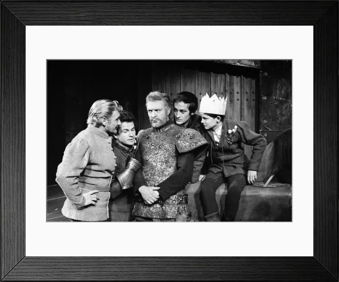 Framed Print : Photo call for the William Shakespeare play Edward IV Framed Print : Photo call for the William Shakespeare play Edward IV