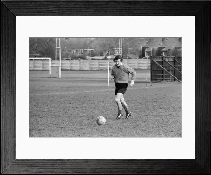 Framed Print : Terry McDermott, new Liverpool signing, reports for training at Melwood Framed Print : Terry McDermott, new Liverpool signing, reports for training at Melwood