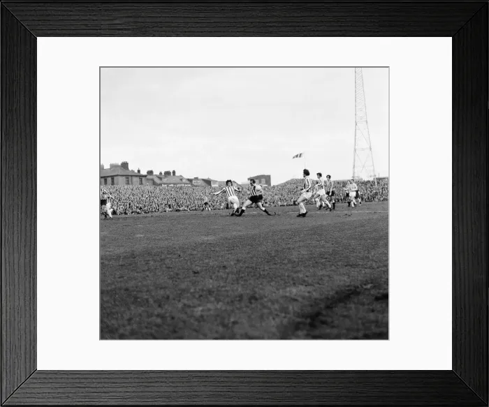 Framed Print : Newcastle 0-2 Stoke, League match at St James Park, Saturday 9th January 1971 Framed Print : Newcastle 0-2 Stoke, League match at St James Park, Saturday 9th January 1971