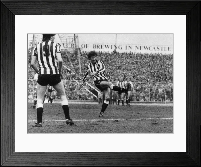 Framed Print : Newcastle 3-1 Middlesbrough, Division Two League match at St James Park Framed Print : Newcastle 3-1 Middlesbrough, Division Two League match at St James Park