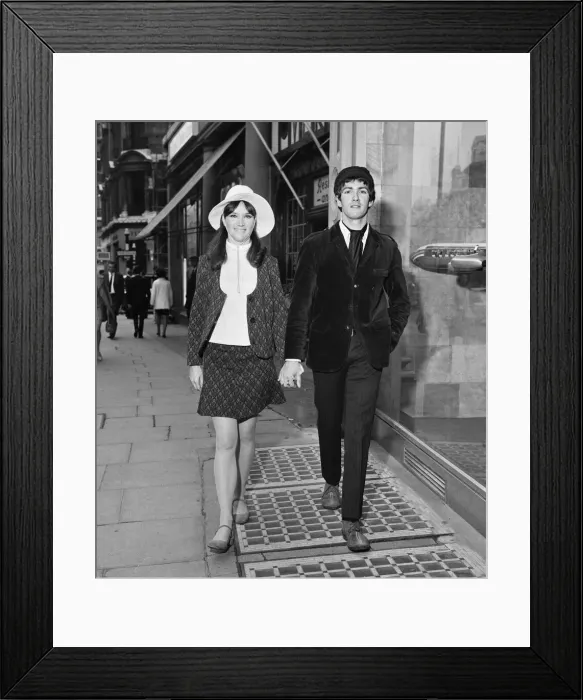 Framed Print : Paul Atkinson, lead guitarist of English pop group The Zombies Framed Print : Paul Atkinson, lead guitarist of English pop group The Zombies