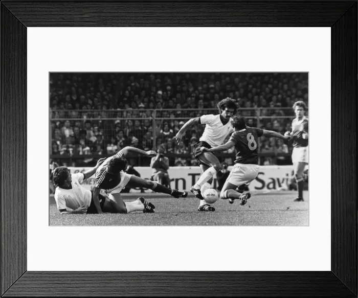 Framed Print : Nottingham Forest 1-0 Liverpool, Division One League match at the City Ground Framed Print : Nottingham Forest 1-0 Liverpool, Division One League match at the City Ground
