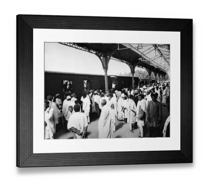 Framed Print : Second Abyssinian War September 1935 A busy railway station as chieftains