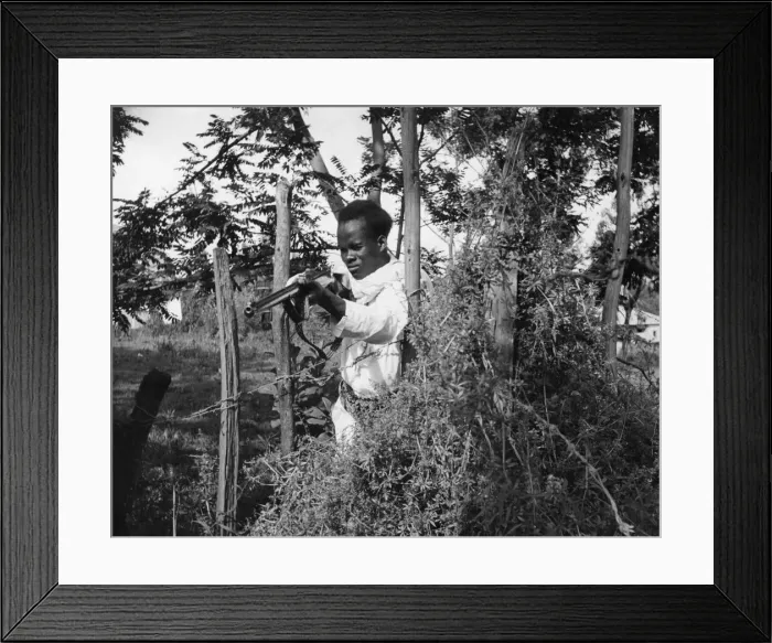 Framed Print : Abyssinian War September 1935 Abyssinian sniper seen here on the Ogadan Front Framed Print : Abyssinian War September 1935 Abyssinian sniper seen here on the Ogadan Front