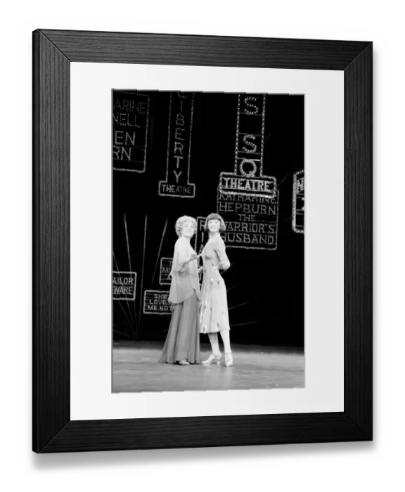 Framed Print : Jill Gascoine, stars as Dorothy Brock in the West End musical 42nd Street