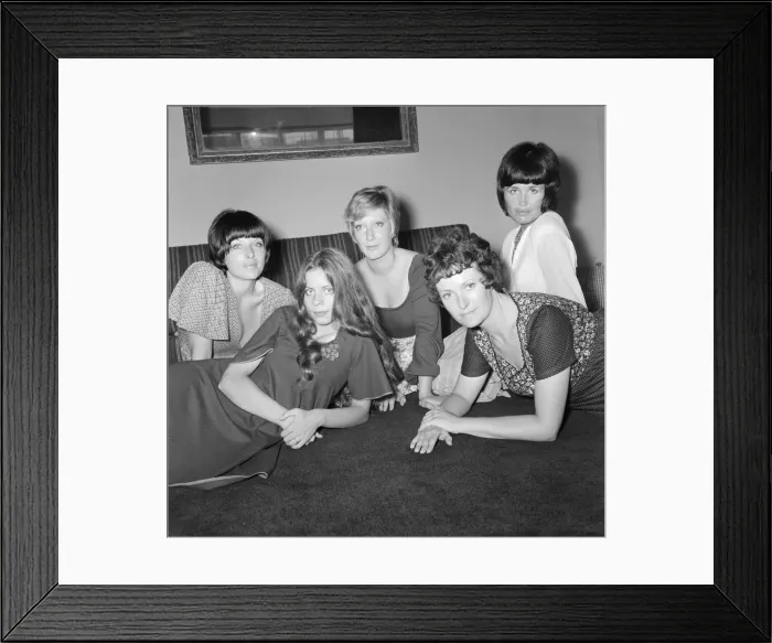 Framed Print : Picture shows 4 actresses and their Voiceover Agency boss Marina Martin Framed Print : Picture shows 4 actresses and their Voiceover Agency boss Marina Martin