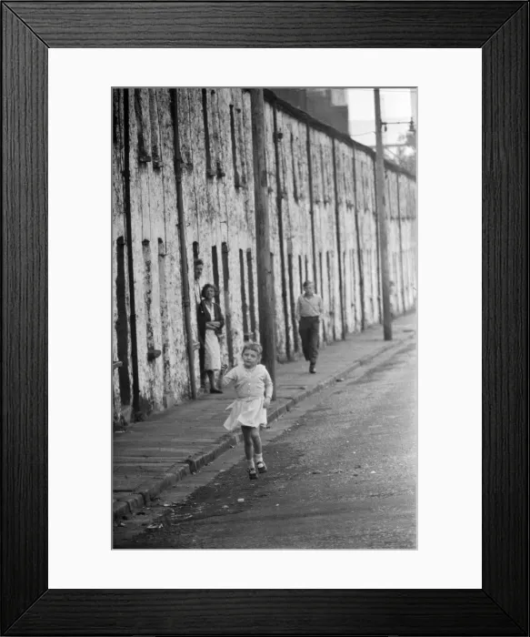 Framed Print : Ebbw Vale, Blaenau Gwent, Wales. September 1960 Framed Print : Ebbw Vale, Blaenau Gwent, Wales. September 1960