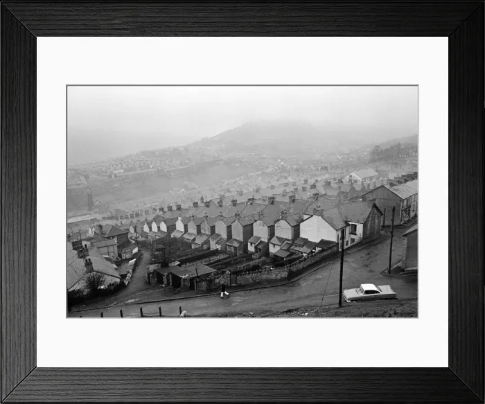 Framed Print : Abertillery, the largest town of the Ebbw Fach valley in what was the historic county of