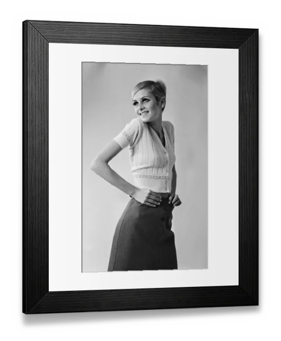 Framed Print : Twiggy - (born Leslie Hornby, and married name Leslie Lawson) Framed Print : Twiggy - (born Leslie Hornby, and married name Leslie Lawson)