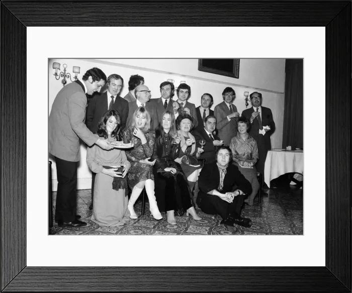 Framed Print : Some past faces from Coronation Street have got together at the Terretse-Est Restaurant Framed Print : Some past faces from Coronation Street have got together at the Terretse-Est Restaurant