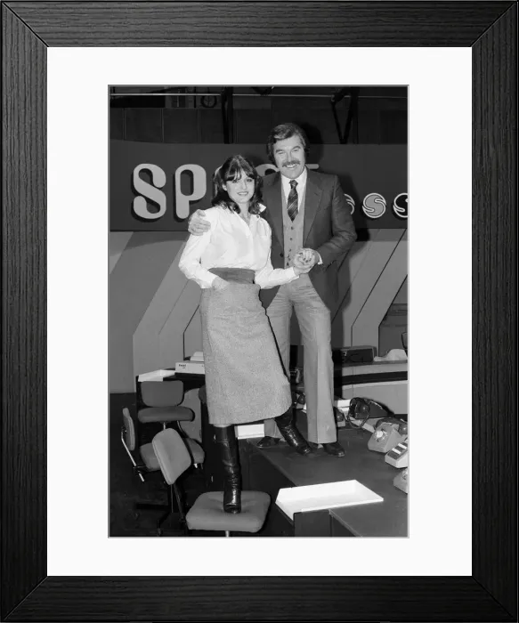 Framed Print : ITVs World of Sport presenter Dickie Davies with his new director Patricia Framed Print : ITVs World of Sport presenter Dickie Davies with his new director Patricia