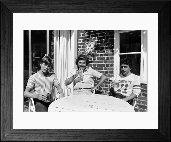 Framed Print : ITVs Dickie Davies with his two sons, Pete (fair hair) and Dan Framed Print : ITVs Dickie Davies with his two sons, Pete (fair hair) and Dan