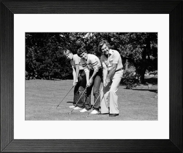 Framed Print : ITVs Dickie Davies with his two sons, Pete (fair hair) and Dan Framed Print : ITVs Dickie Davies with his two sons, Pete (fair hair) and Dan