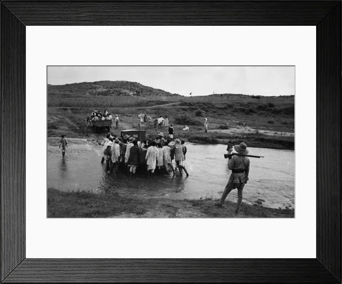 Framed Print : Abyssinian War September 1935 Irregular soldiers of the peasant army seen pushing Framed Print : Abyssinian War September 1935 Irregular soldiers of the peasant army seen pushing