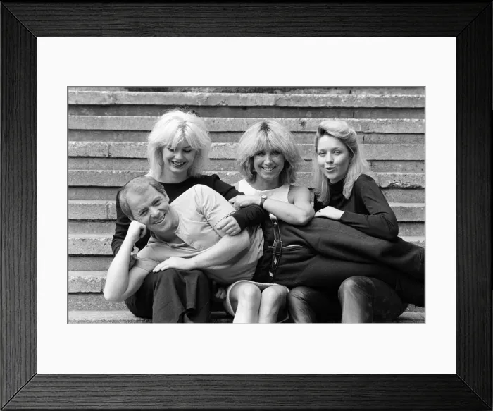 Framed Print : Scottish singer Jim Diamond pictured with his backing group, Vicki and Sam Brown