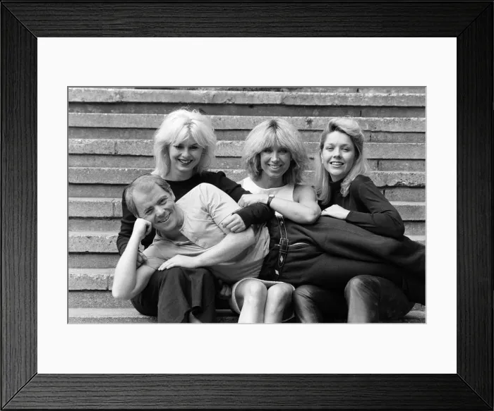 Framed Print : Scottish singer Jim Diamond pictured with his backing group, Vicki and Sam Brown