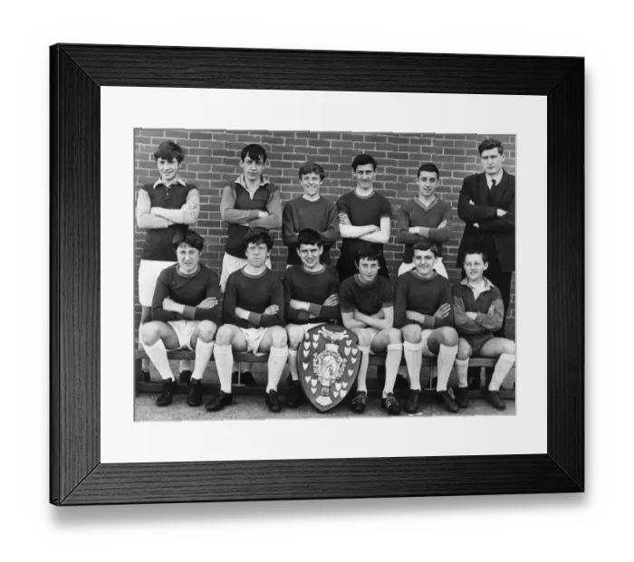 Framed Print : Schoolboys from St Kevin s, Kirkby, Merseyside, with Daily Dispatch Schoolboys